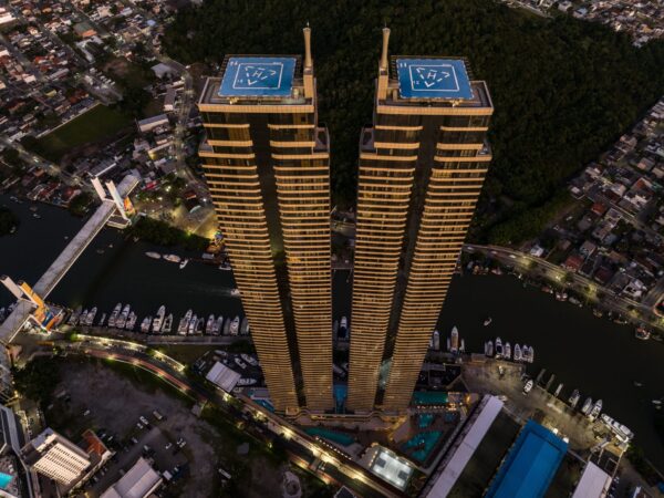 Apartamento Decorado à Venda no Yachthouse